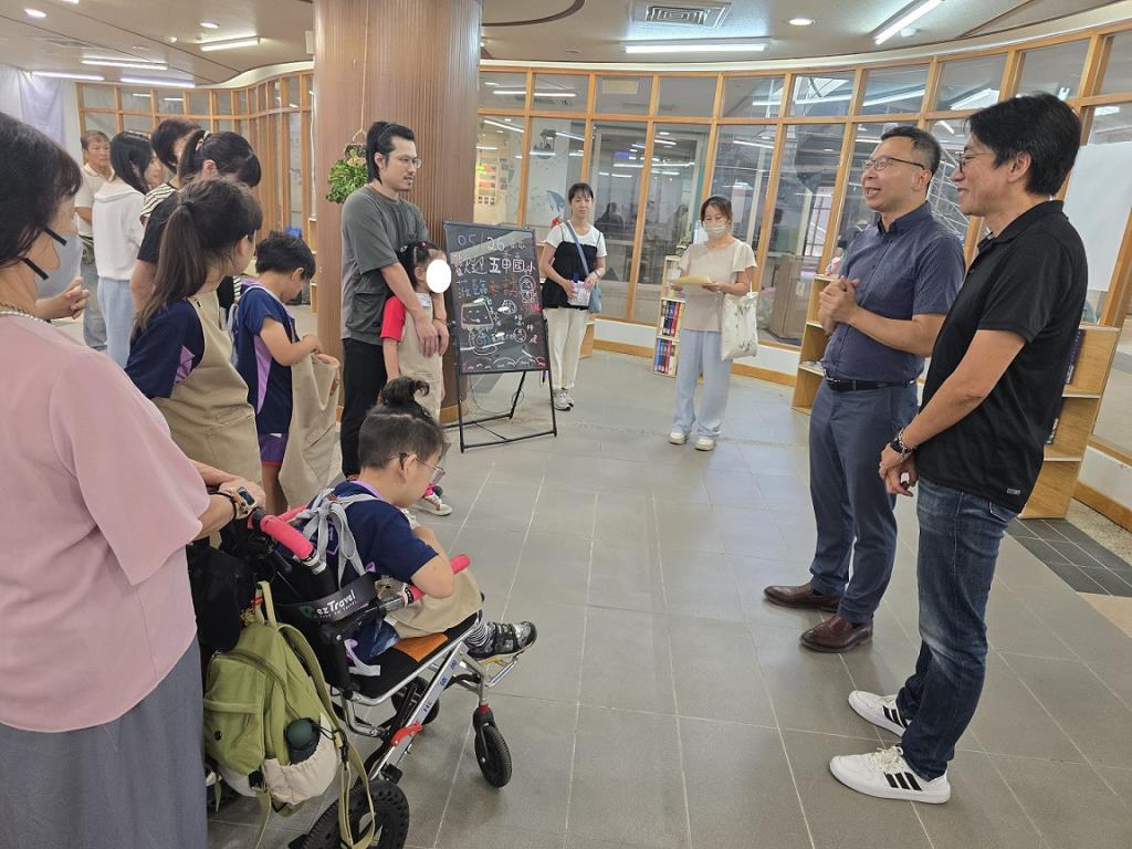 大手牽小手，校園裡的暖心轉銜課！長榮大學特教生化身店長，帶領國小身障童體驗職場