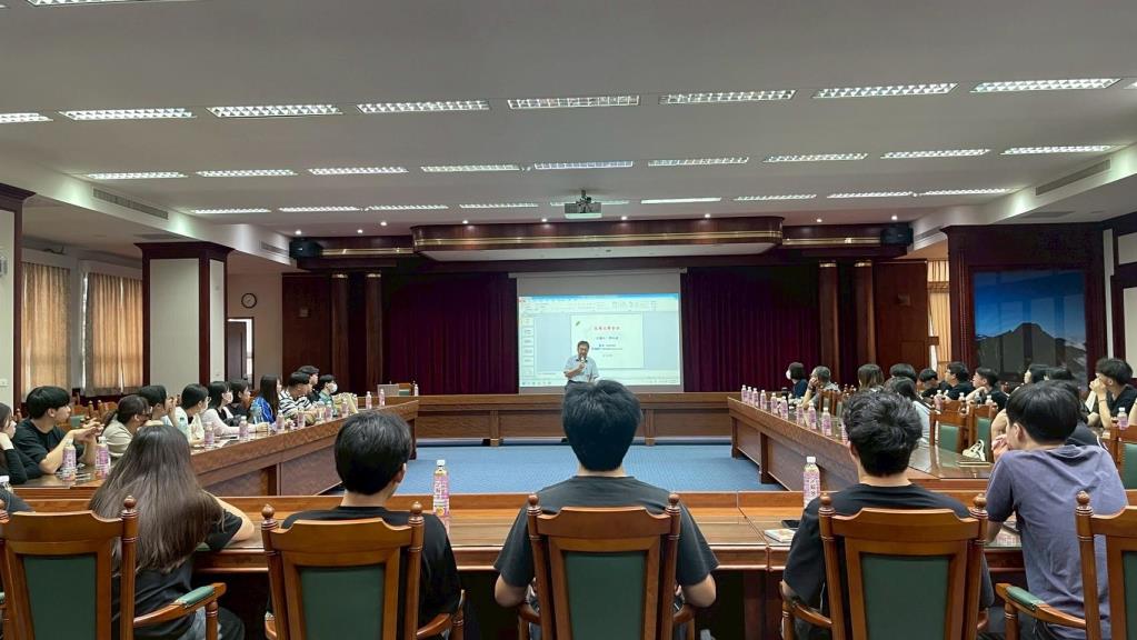 長榮大學食安學程深化產業鏈結 參訪愛之味公司與嘉義產業創新研發中心