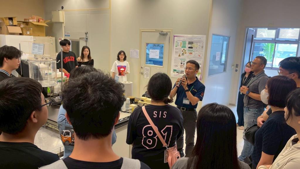 長榮大學食安學程深化產業鏈結 參訪愛之味公司與嘉義產業創新研發中心