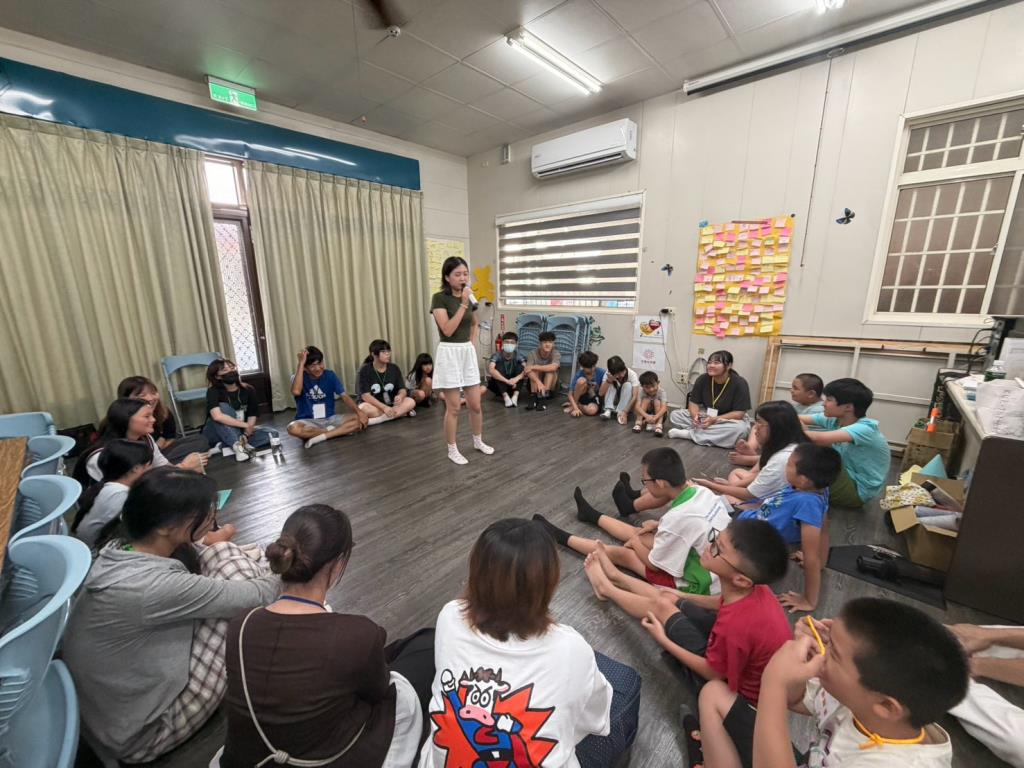 「青春不龜路」暑期兒少營長榮大學USR團隊攜手六龜青年陪伴兒少共學成長
