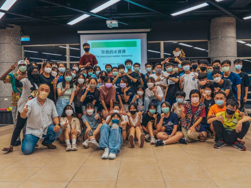 長榮大学が高校生と連携し2022小学校多言語サイエンスサマーキャンプを開催