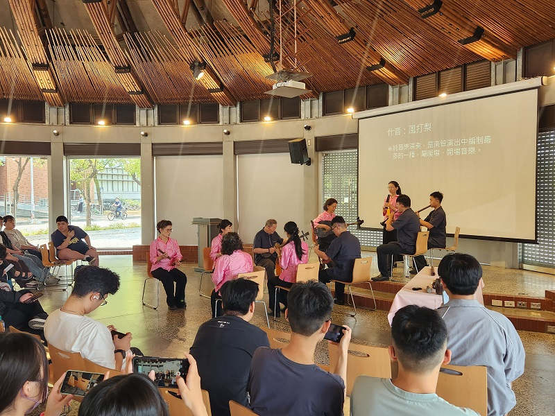 這是關於【長榮大學舉辦「台南市南聲社南管音樂講座」　百餘人共賞傳統樂韻】這一則訊息的封面圖片