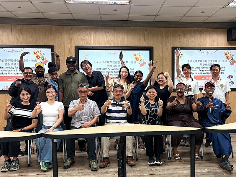 這是關於【管理學院經營管理碩、博士國際班歡送畢業生 凝聚國際情誼 展現多元關懷】這一則訊息的封面圖片