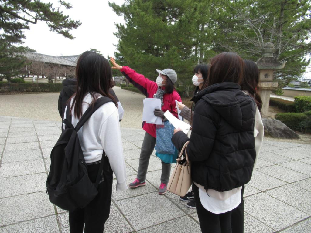 [平安女學院大學]在奈良法隆寺舉辦了校外教學導遊培訓會！