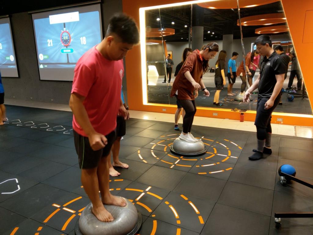 智能健身房-Stampede互動式智能運動地墊