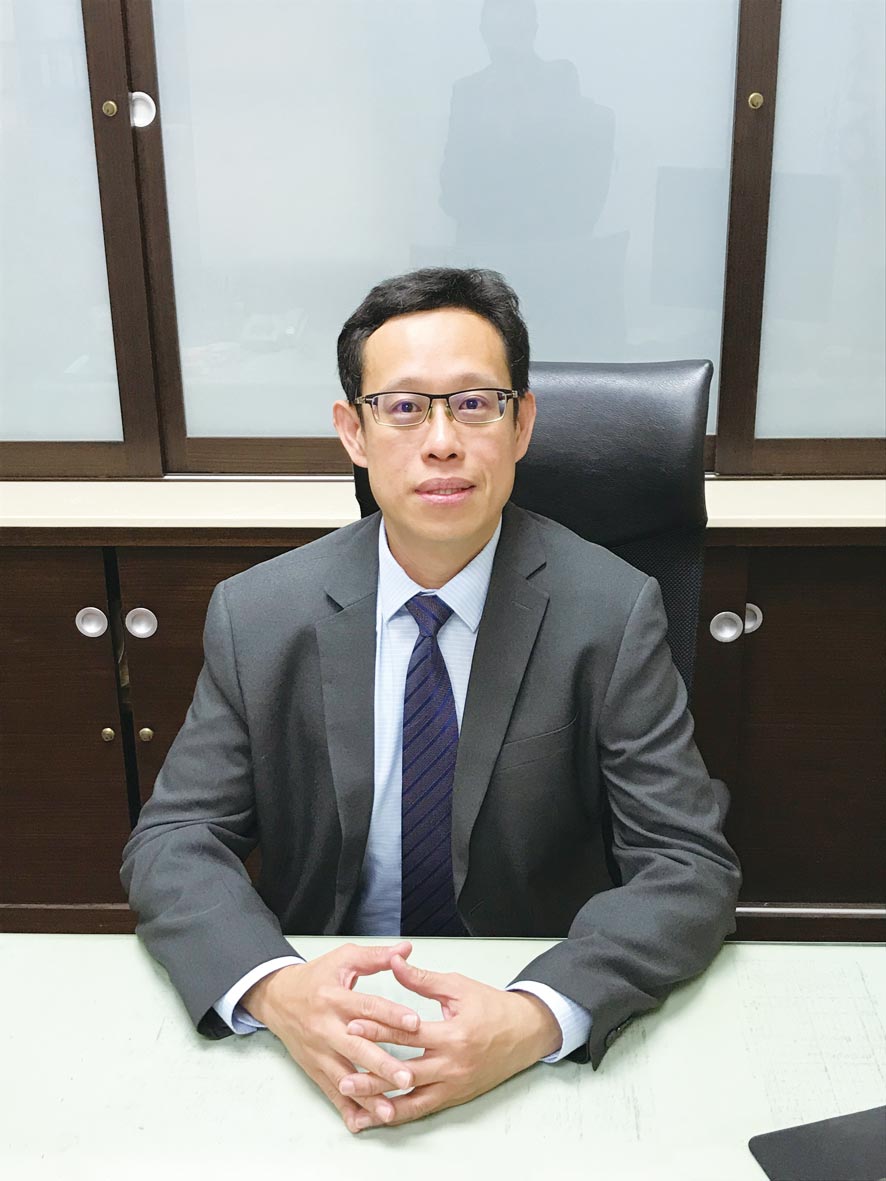 長榮大學EMBA執行長翁耀臨接受工商時報專訪