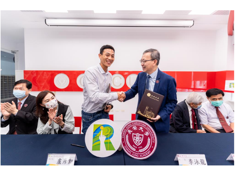 長榮大學與盧彥勳國際網球學院組成雙打組合 開啟網球人才培育的新頁