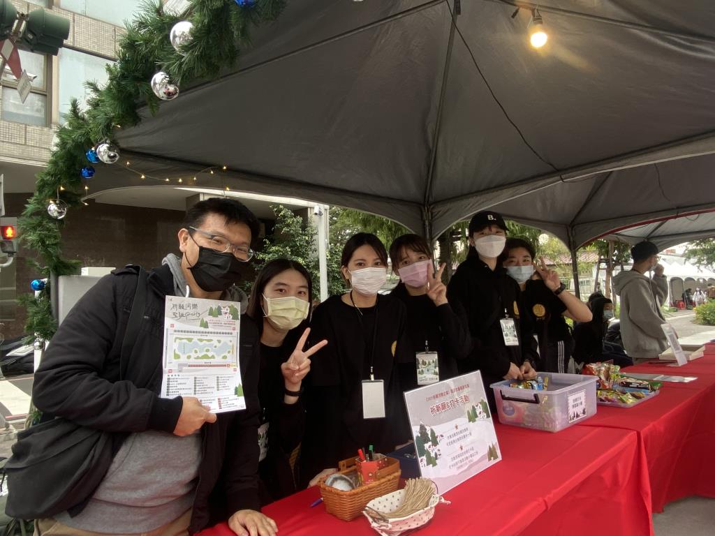 觀餐系學生支援台南市聖誕市集活動圓滿完成