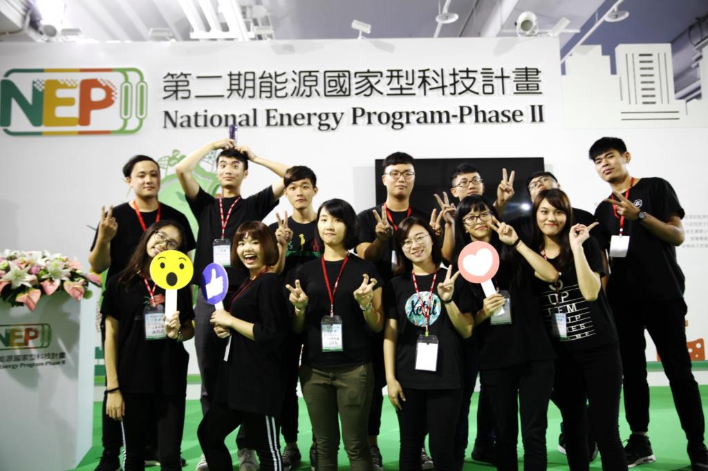 長榮大學國會展、國企系參與「2018台南國際生技綠能展」 體會不同的實習磨練