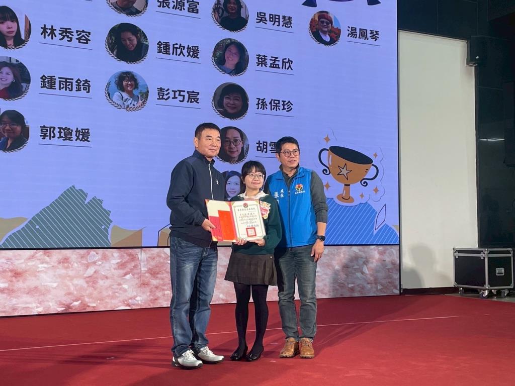 長榮大學社工系系友榮獲「114年度績優社工」肯定 體現專業培育成果與實務貢獻價值