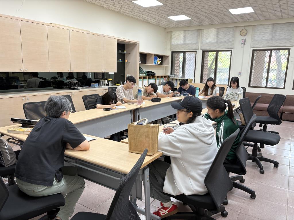 社工系舉辦暑期實習行前說明會暨第一次團體督導 支持學生邁向專業之路