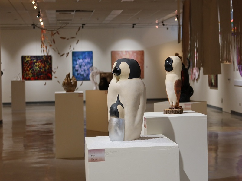 《迎向創作初光——2025 年長榮大學美術系系展〈曦途〉》