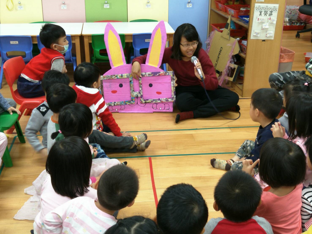 強化深耕在地 長榮大學台灣文化創意產業學程到幼兒園說故事