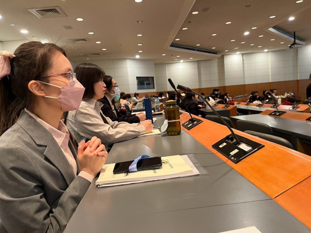 賀！長榮大學護理系陳凱莉、林佳蓉、林妍君三位老師指導學生參加實證競賽 勇奪多個獎項