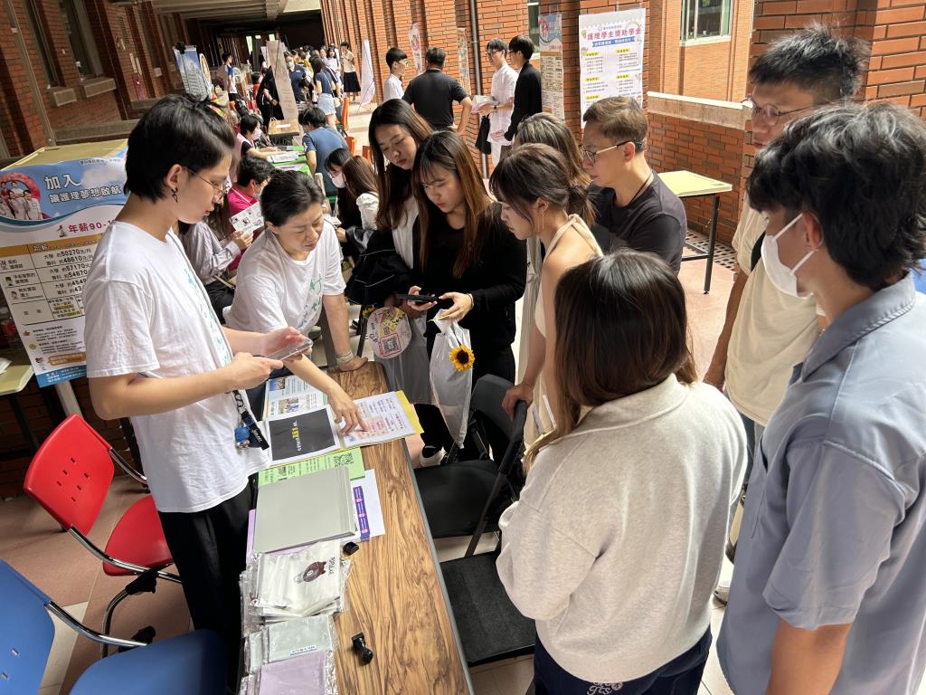 從校園邁向職場：長榮大學護理系辦理「就業博覽會」助力學生迎向未來