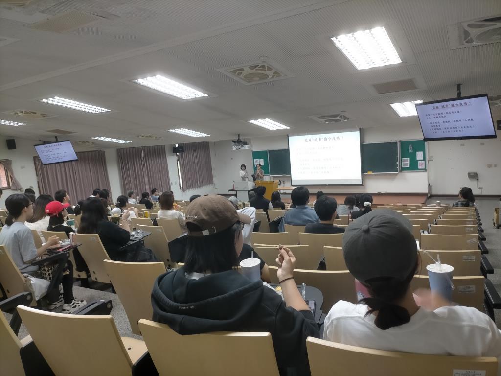 健康心理學系學生進行國際交流及社團經驗分享