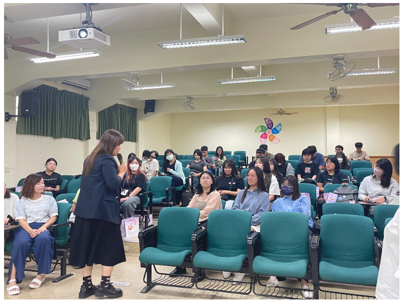 深化實務連結 長榮大學健康心理系邀請「自然就好心理諮商所」創辦人陳信昭精神科醫師蒞校演講