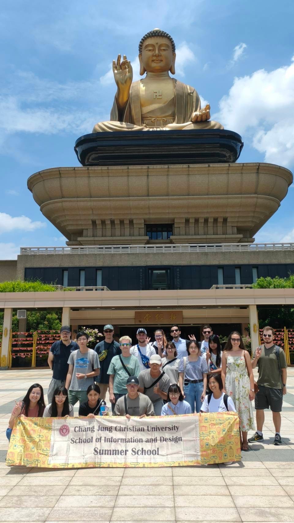 捷克交換生參訪佛光山佛陀紀念館，深入體驗臺灣佛教文化