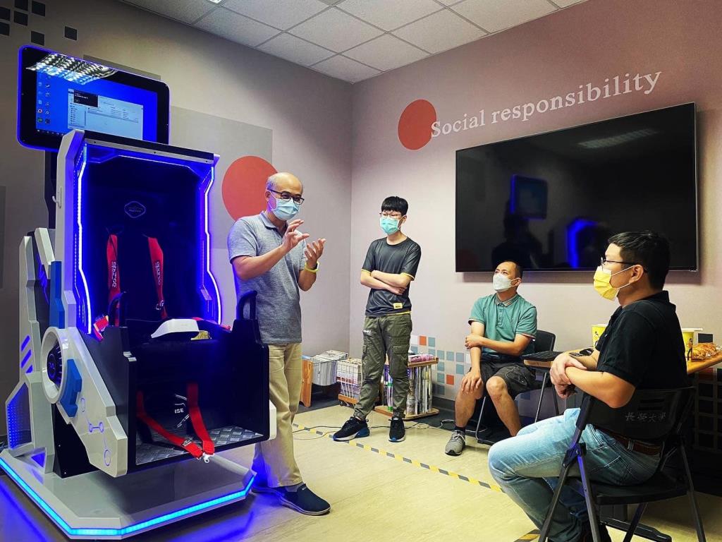XR互動體感推動中心最新研發成果/雲霄飛車體感座椅初體驗