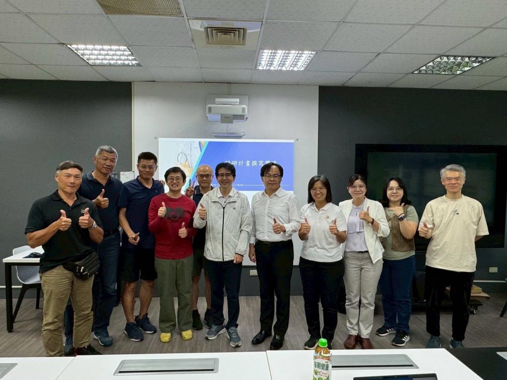 與會師長及講者合影。