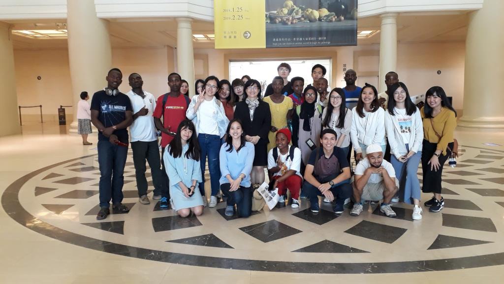 華語文中心辦校外參訪 帶領國際生認識台南古蹟、美食與文化