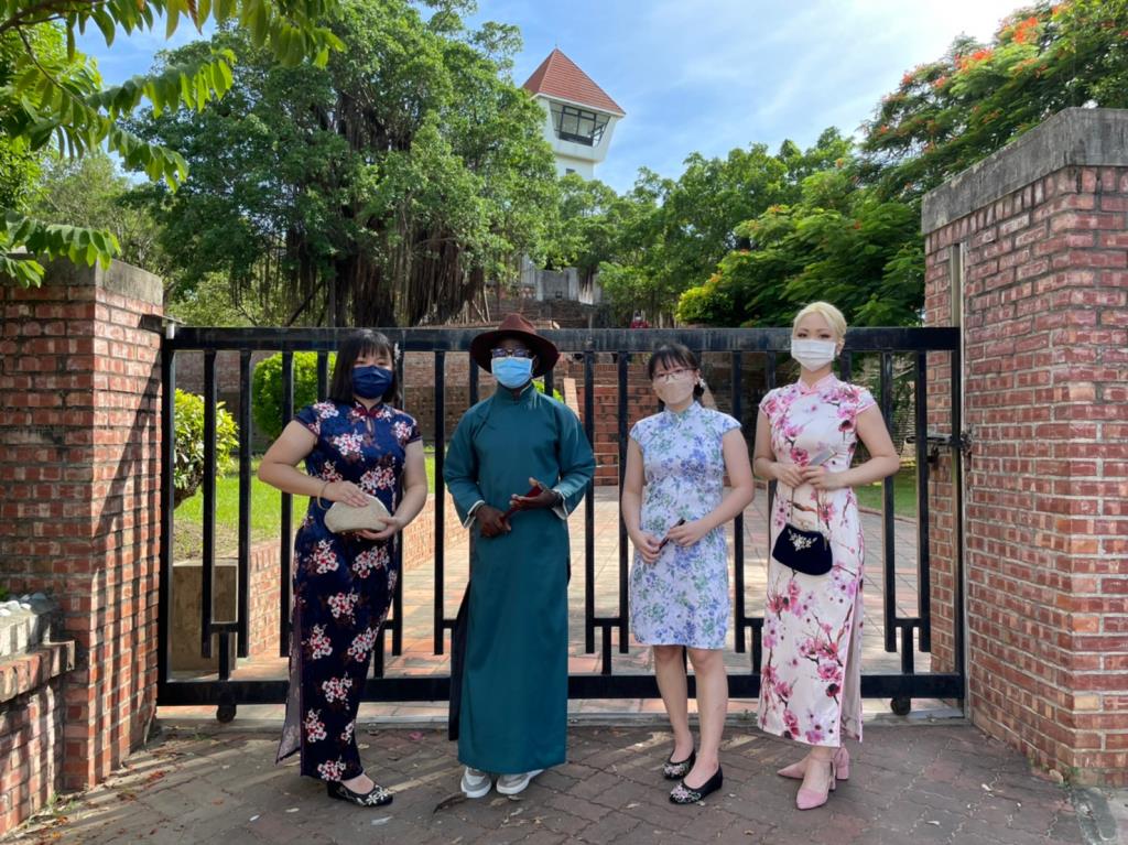Cross through the time and space: A traditional Qipao Experience in Anping