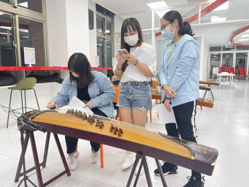 2022.10.06 Cultural Lecture - Guzheng Talks about Taiwanese Songs