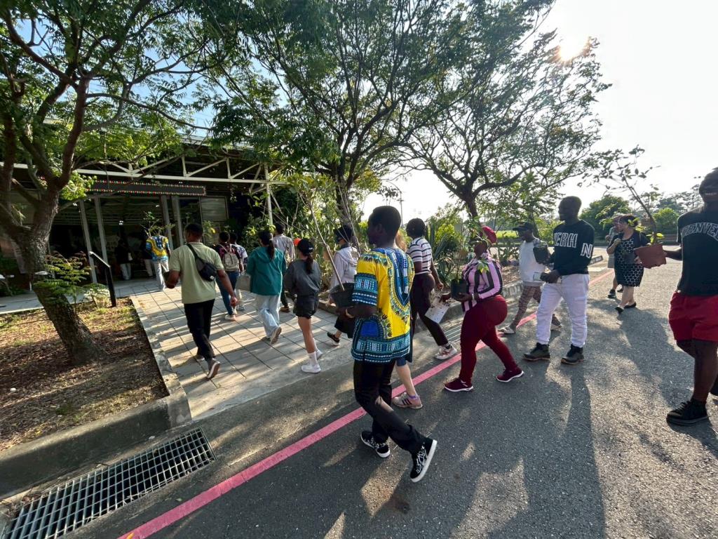 長榮大學舉辦追思紀念會承諾延續珍古德博士「根與芽」精神