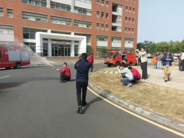 台南消防局捐贈長榮大學消防車